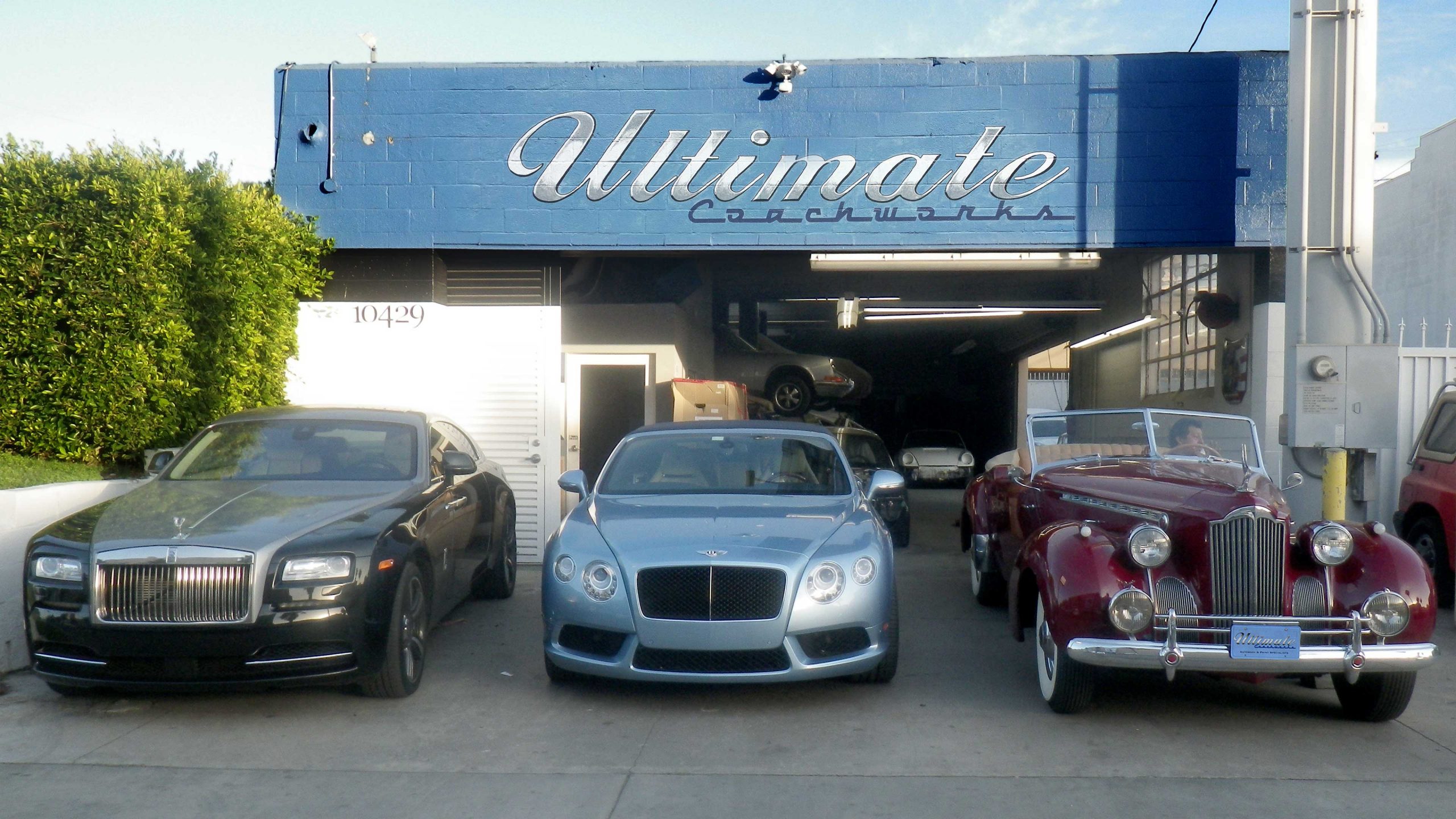 024_Gallery_Three_cars_002