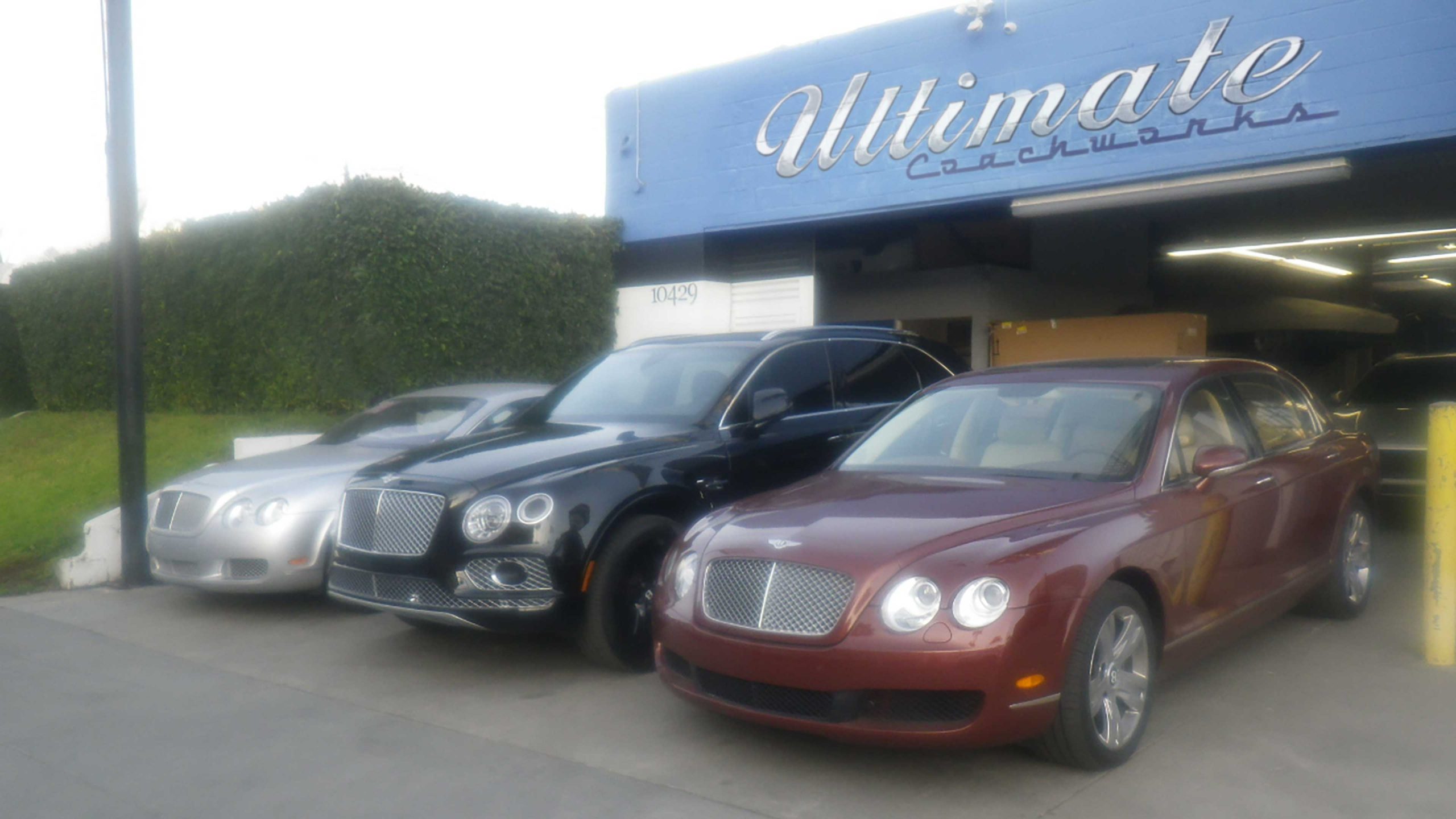 027_Gallery_Three_cars_005