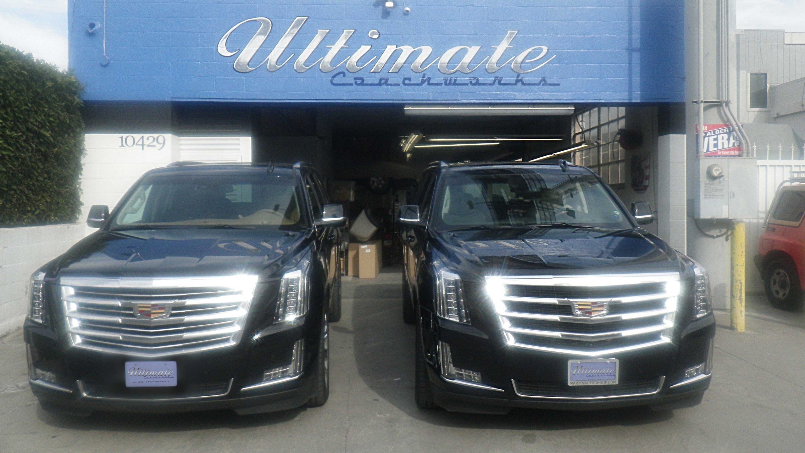 028_Gallery_two_cars_001